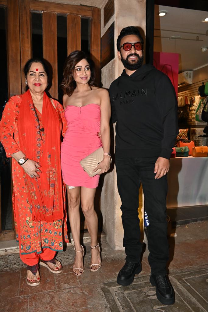 Shamita Shetty posed with her jijaji Raj and mom Sunanda as they attended her birthday bash