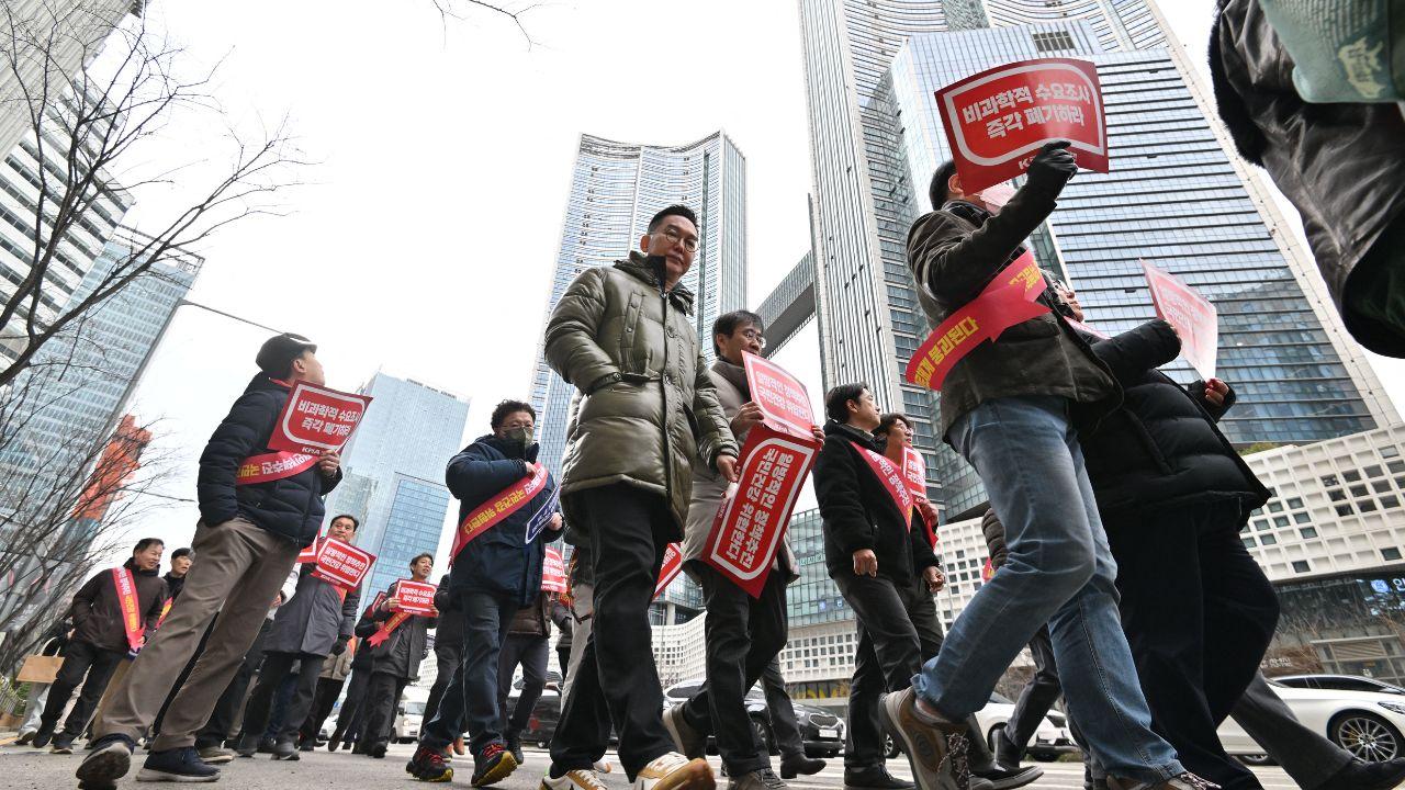 Approximately 9,000 medical interns and residents have been on strike since last week, protesting against a government proposal to increase medical school admissions by 65 per cent. This strike has significantly disrupted hospital operations, leading to numerous cancellations of surgeries and treatments.