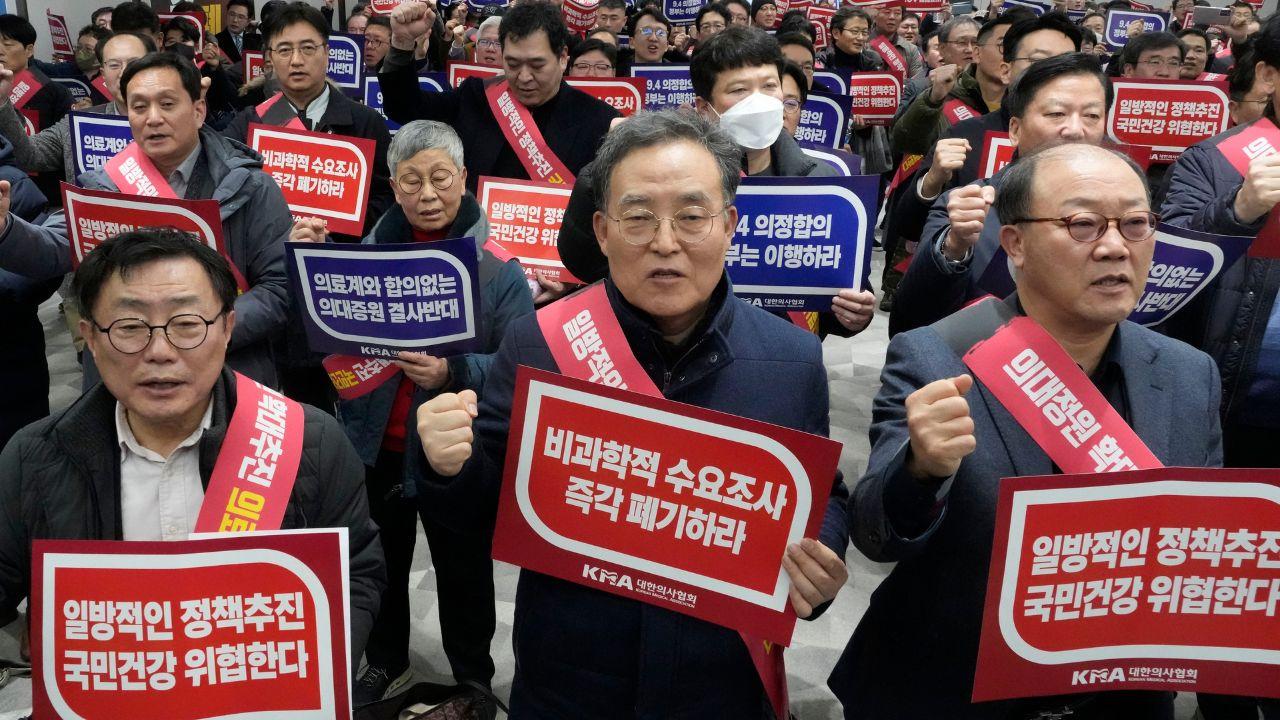 The Korea Medical Association, representing approximately 140,000 doctors in South Korea, has expressed support for the striking doctors but has not yet decided whether to join the walkouts. Senior doctors have also voiced opposition to the government's recruitment plan through rallies.