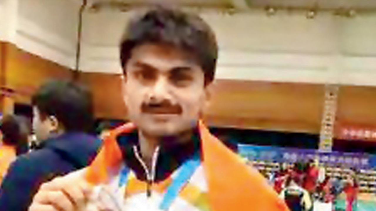 Shuttler Yathiraj stuns Paralympic champ Mazur