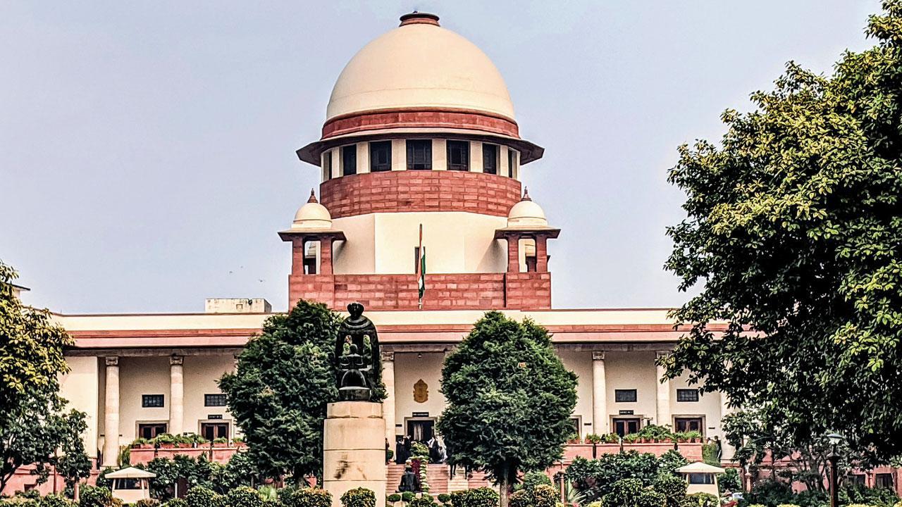 Will not allow democracy to be murdered like this: SC