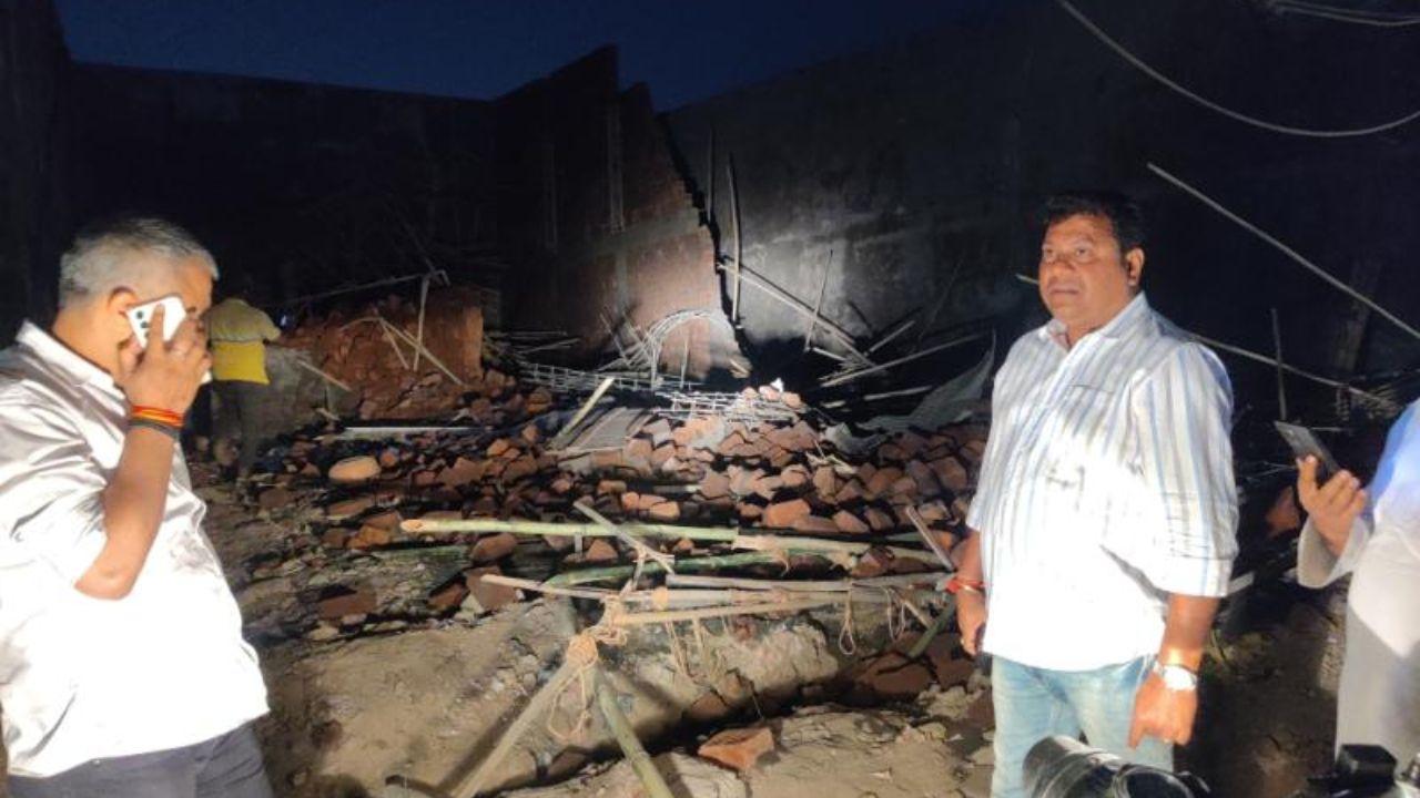 While Shailesh Shingada, Ramu Mage, Kalpesh Nadge, Bharat Dumada, and an unidentified person sustained severe injuries and were rushed to Apex Hospital.