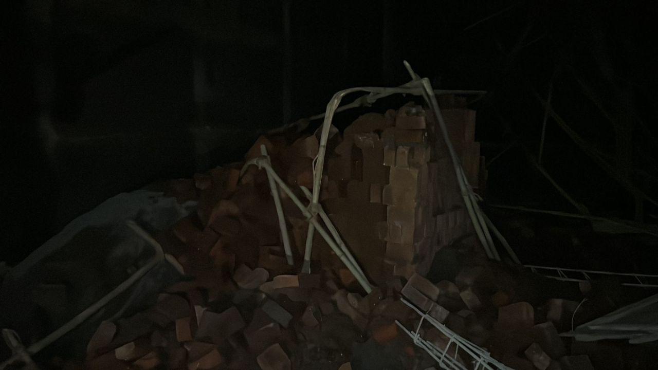 Shockingly, the fire brigade team arrived at the scene three hours later, around 8 pm. The Municipal Corporation officials also arrived belatedly at the scene.