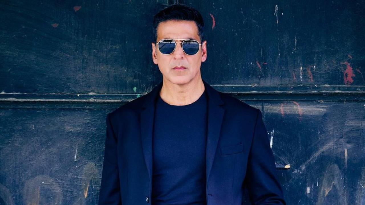 Akshay Kumar donates Rs 1 crore to Udaipur hostel for renovation, performs puja 