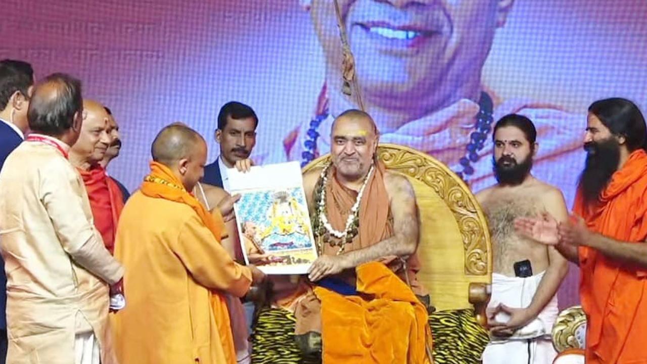 Yogi Adityanath described Maharashtra as land of both devotion and strength. He asserted that when devotion intertwines with strength, slavery crumbles