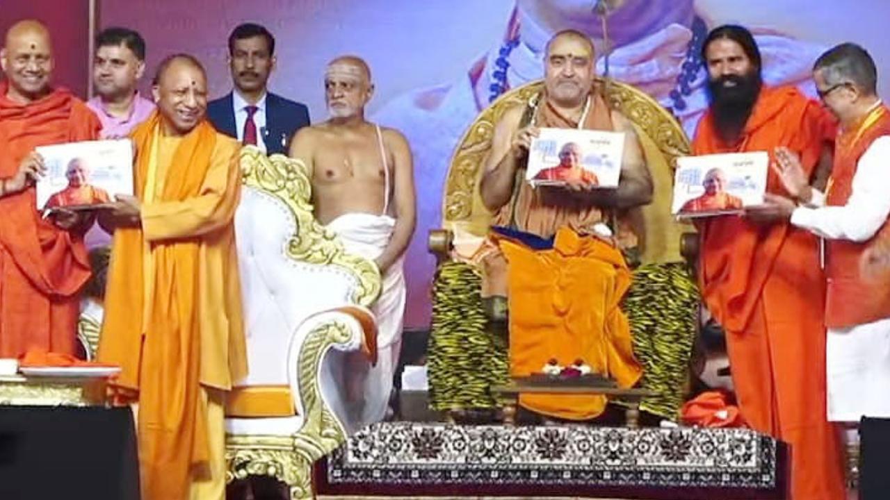 During the ceremony, Yogi Adityanath presented an Angavastra and an idol of Lord Ganesha to Swami Govind Dev Giri, along with releasing a souvenir commemorating the saint's life
