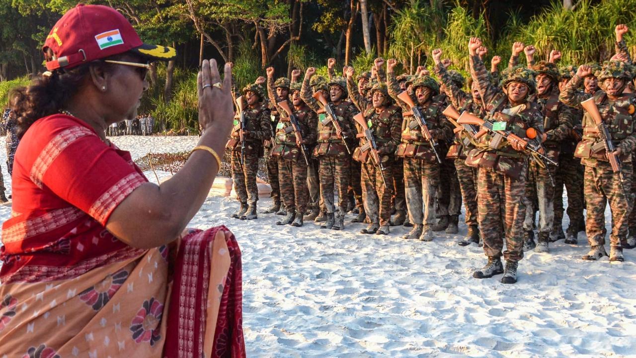 In Pics: President Murmu witnesses military demonstration in Andaman & Nicobar