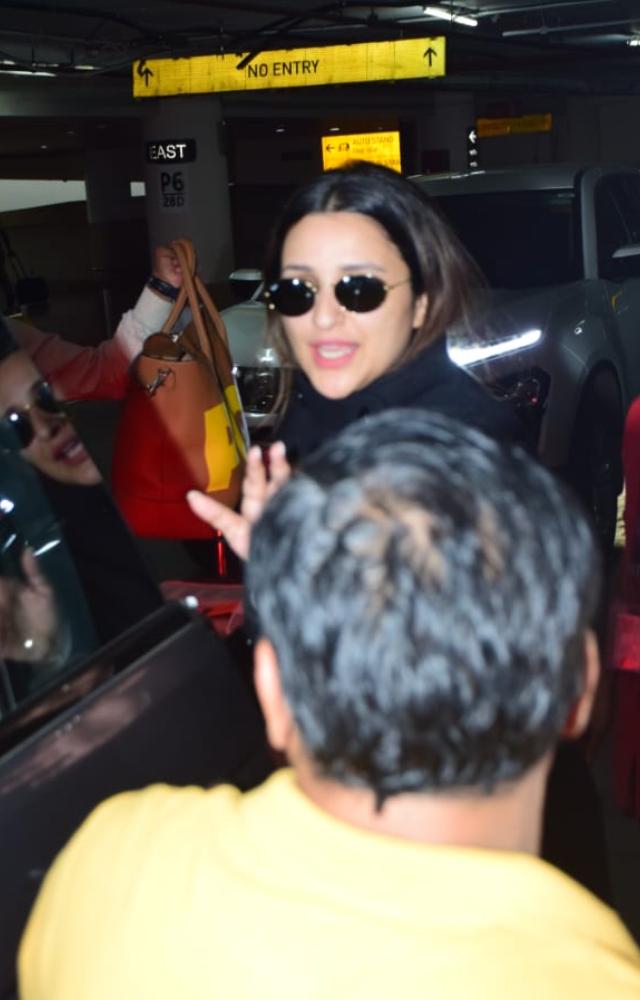 Gracing the occasion, Parineeti Chopra makes an appearance at the venue