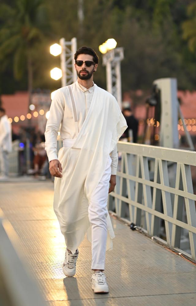 Antar-Agni takes centre stage as the opening act at the FDCI Men`s Fashion Weekend