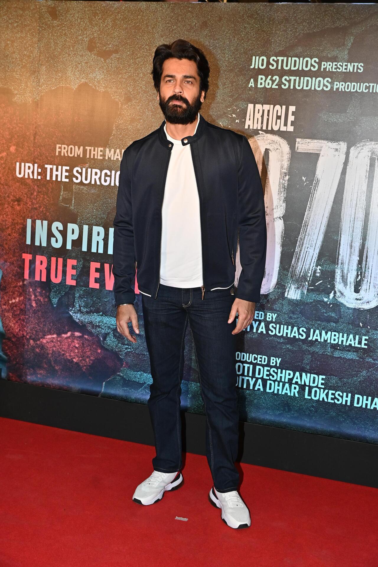 Actor Arjan Bajwa looked dapper in semi-casuals