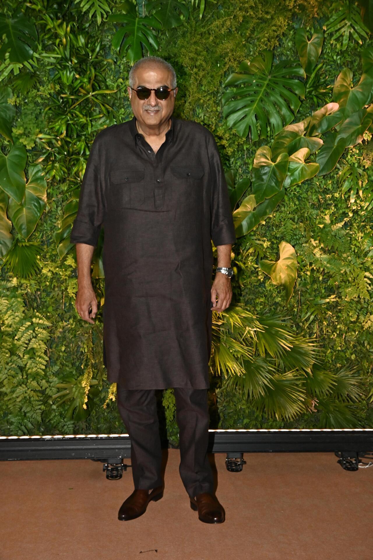 Boney Kapoor looks smart in a kurta and add a touch of glamour with those goggles