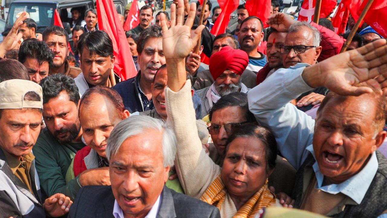 The Jammu and Kashmir Police on Friday detained 50 trade union leaders and activists who were planning to hold a protest at Lal Chowk here in support of the demands of agitating farmers