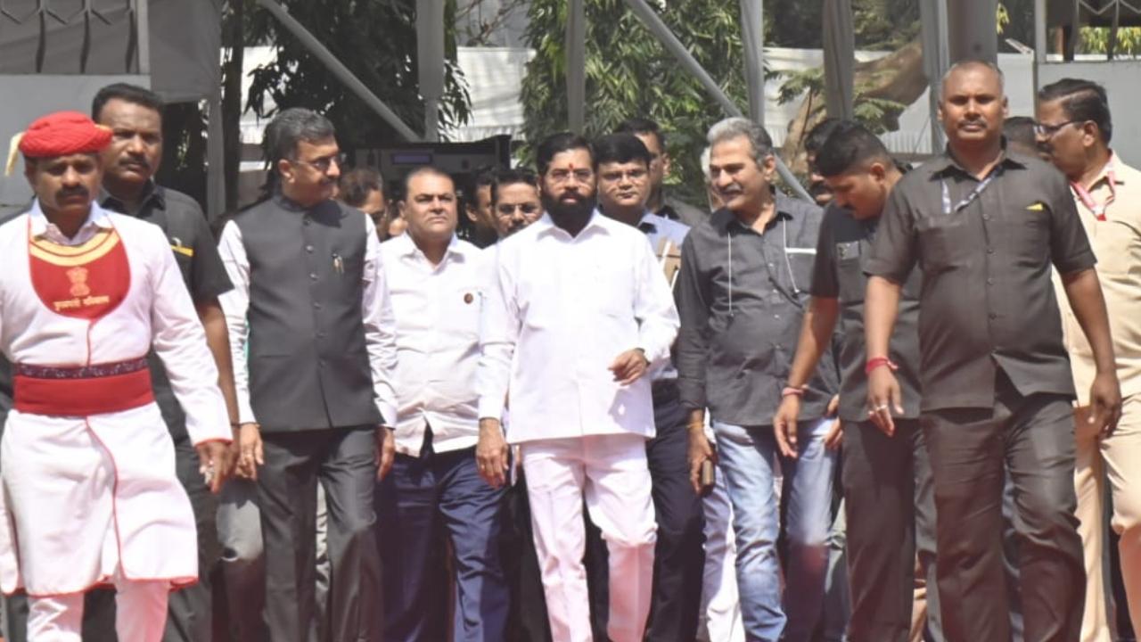 On Tuesday, assembly Speaker Rahul Narwekar directed the government to set up an Special Investigation Team (SIT) to probe Jarange's remarks against Fadnavis. The Maratha activist had alleged that Fadnavis was trying to kill him