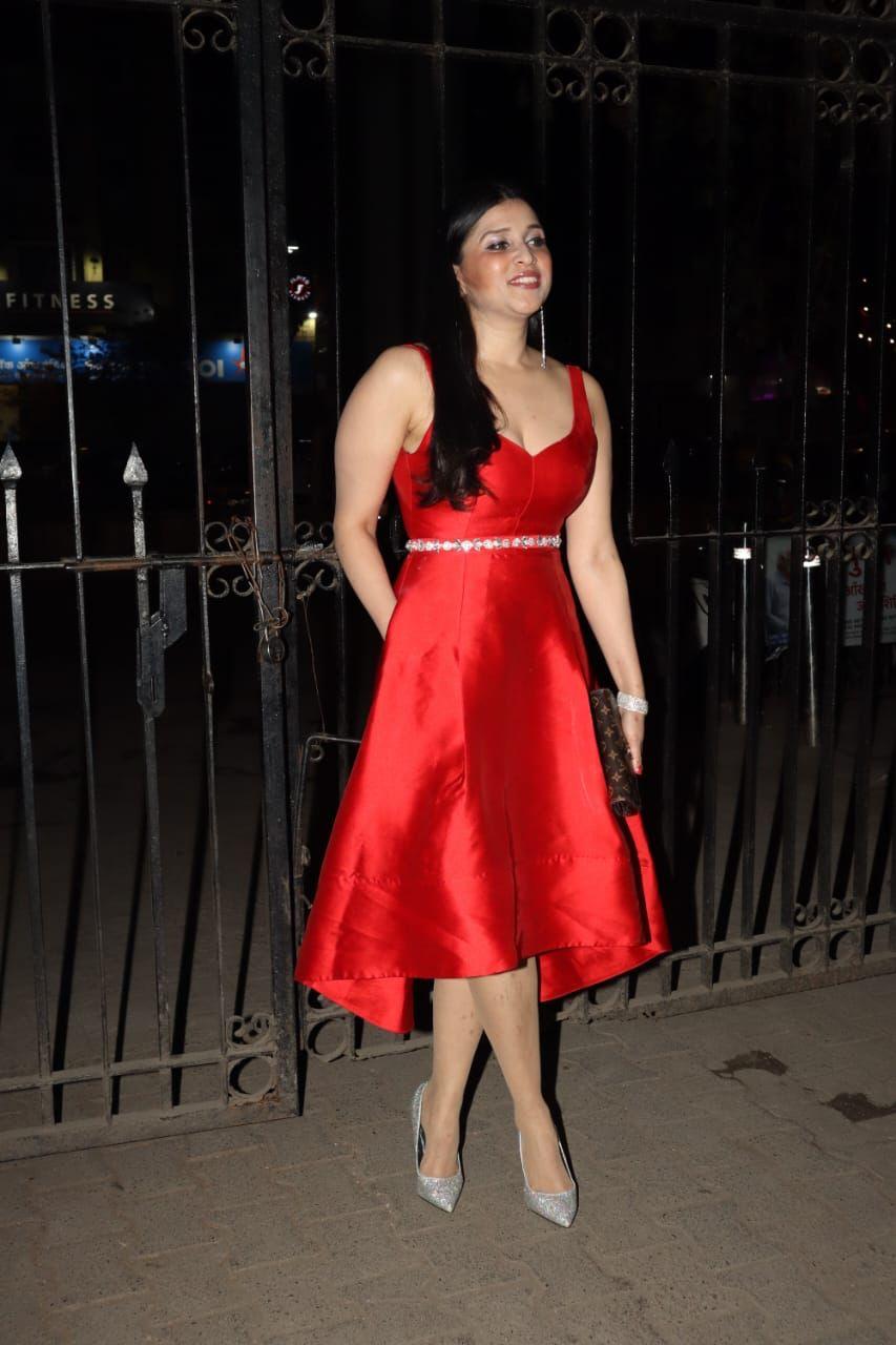 Mannara Chopra brought the colour to the reunion. She donned a red flared dress that perfectly complimented her cheery persona