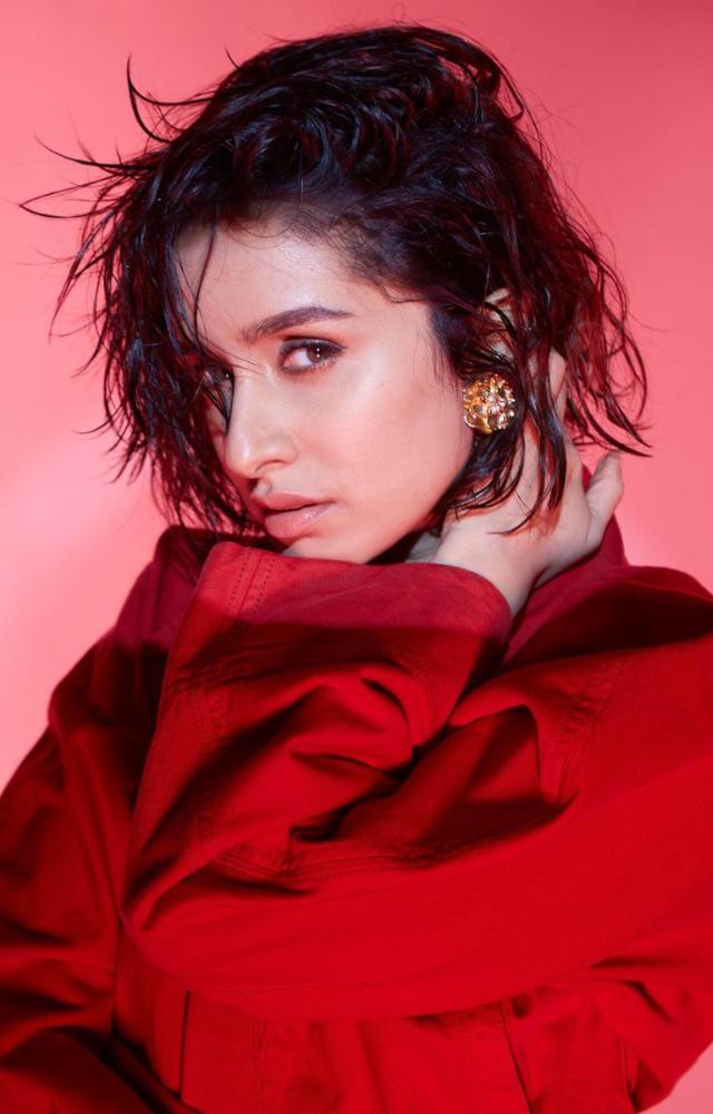In this picture, Shraddha opted for a grunge-rock chic and wet hair look that made her ensemble stand out even more