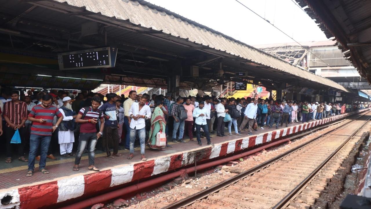 The block would be in place for five hours, from 10 am to 3 pm, on the up fast line between Borivali and Andheri stations and the down fast line between Goregaon and Borivali stations