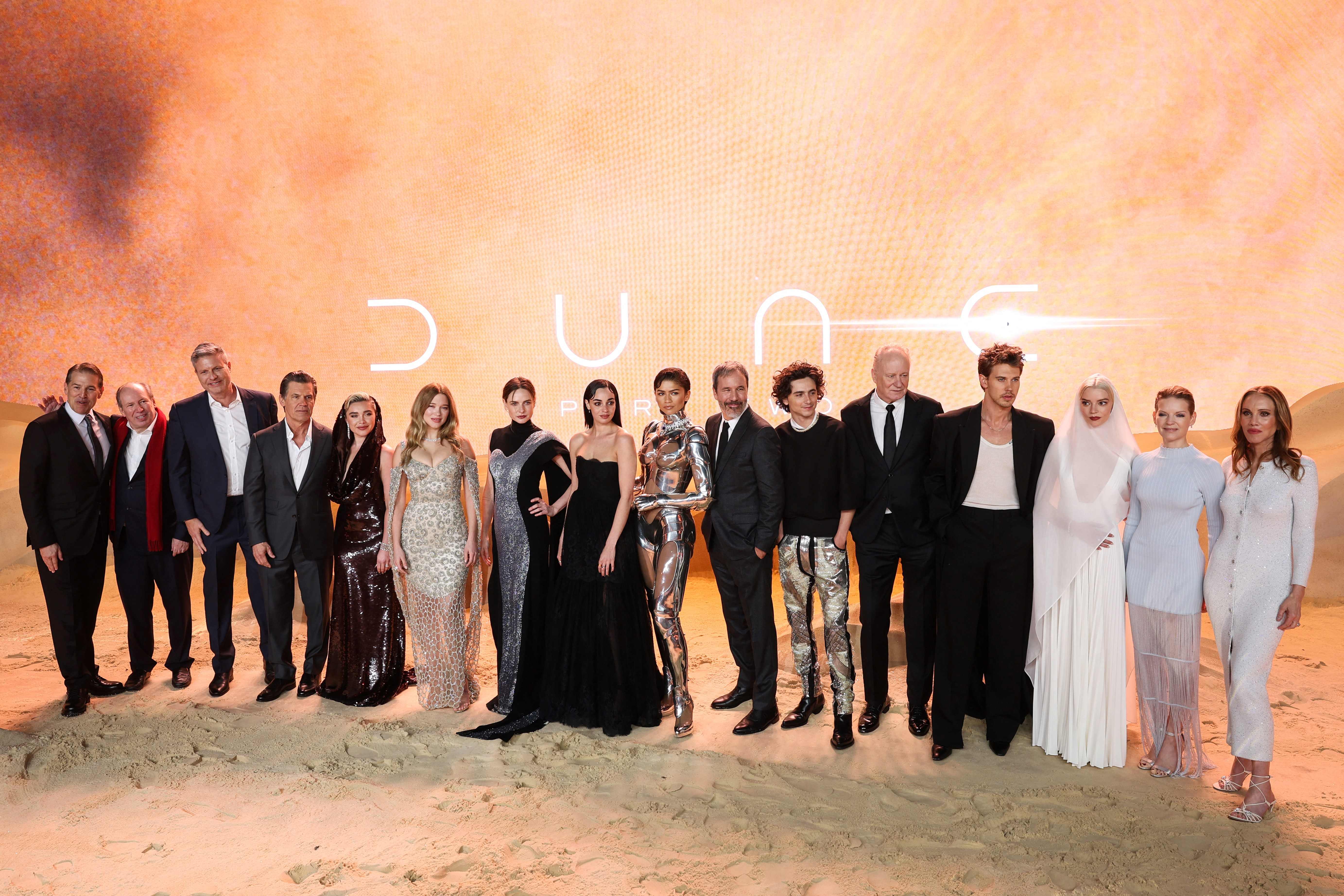 The cast of Dune 2 all posed for a picture to promote their movie. Don't they all look amazing? We can't wait for the second installment of the movie