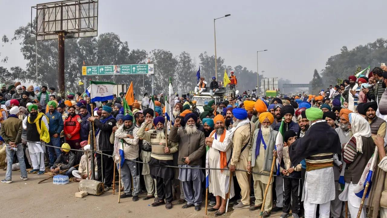 Farmers hold candlelight marches on Punjab-Haryana borders