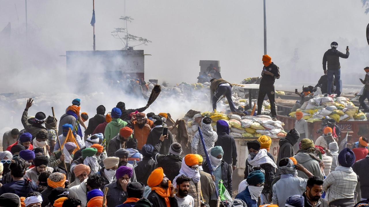 Following the tear gas shelling, a chaotic situation was witnessed with farmers running for cover as the smoke enveloped the area near the Khanauri border