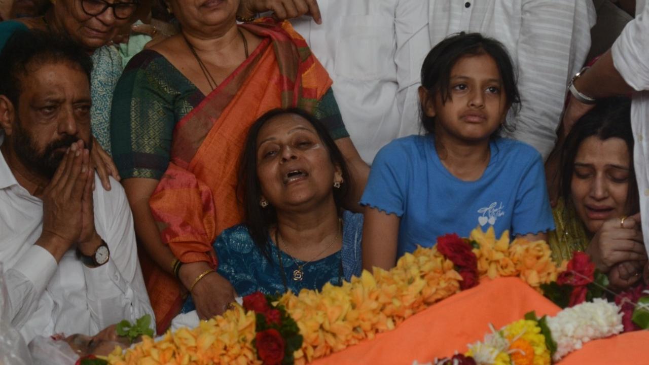 Body of Abhishek Ghosalkar was brought to his residence in Borivali after post-mortem at JJ hospital