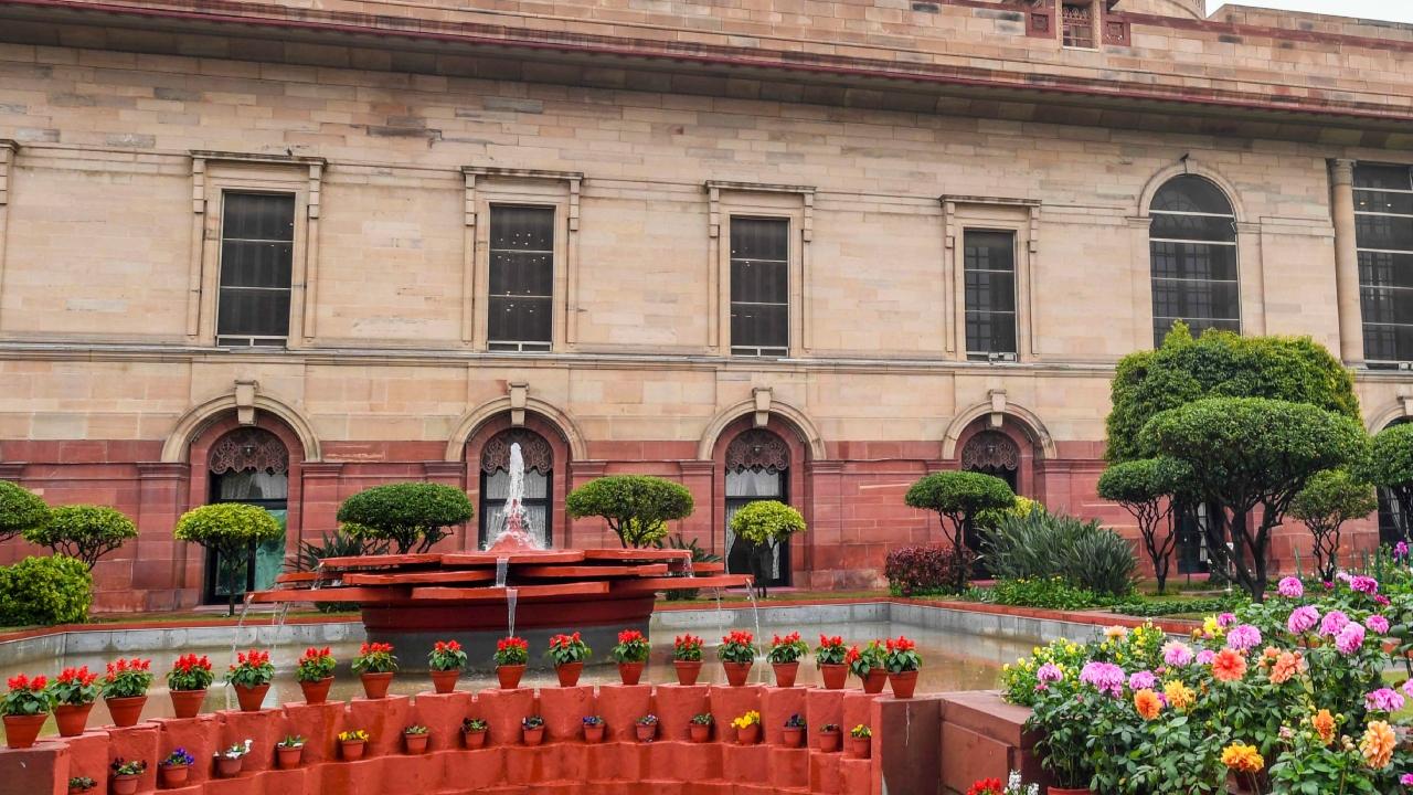Bookings can be made online at visit.rashtrapatibhavan.gov.in as well as through self-service kiosks placed outside gate no 35. Booking of slots is free