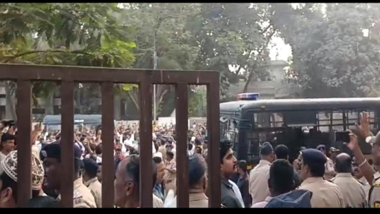 Mumbai: Crowds stage protest over detention of Ghatkopar man