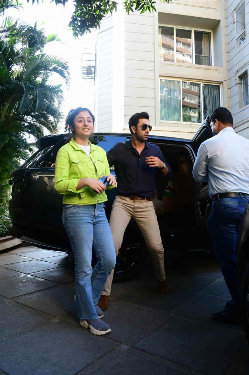 Ranbir Kapoor also brought niece Samara (Riddhima Kapoor's daughter) with him to the party