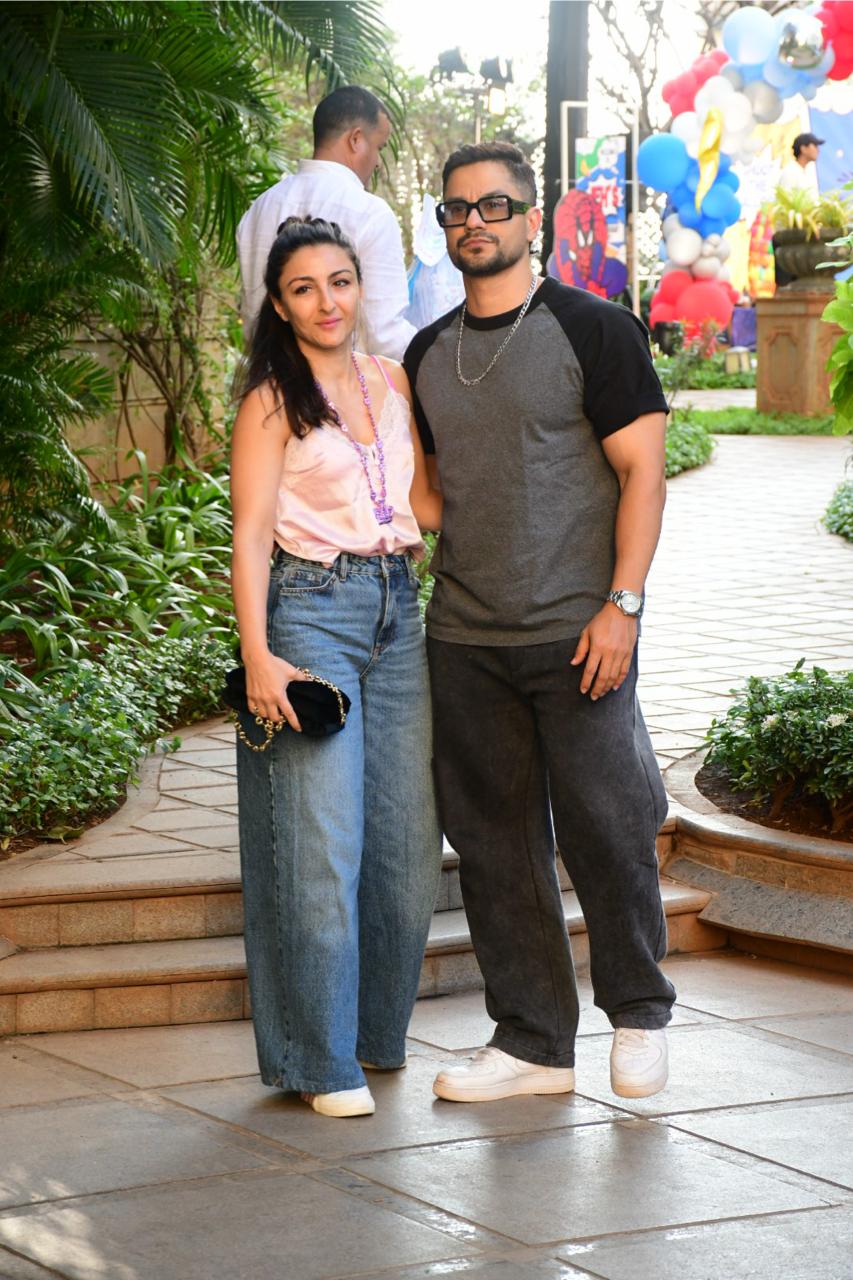 Saba's sister Soha Ali Khan came to the party with husband and actor Kunal Kemmu