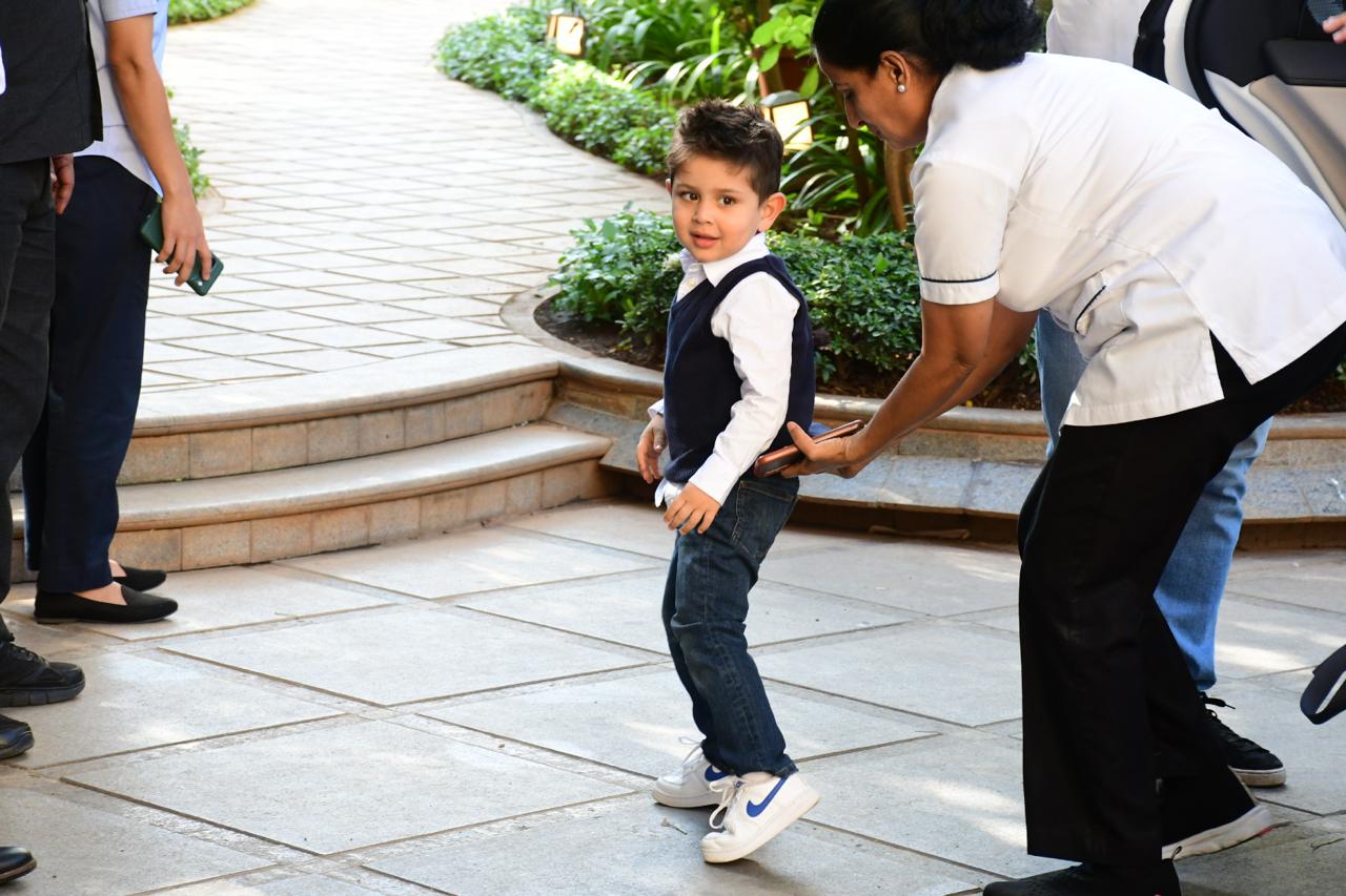 Little Jeh was seen arriving at his birthday party wearing a cute jacket, white shirt and jeans. He also turned and posed for the paps before entering the party