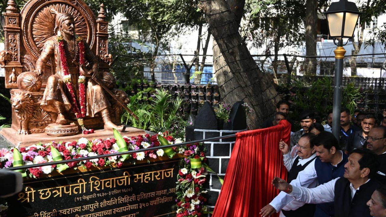 IN PHOTOS: BJP prez JP Nadda unveils Ch Shivaji Maharaj at Girgaon Chowpatty