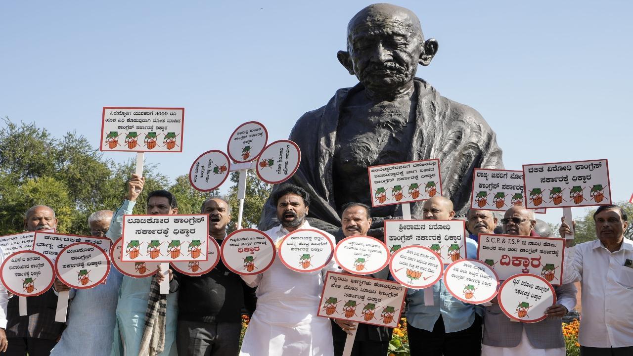 BJP stages protest in Bengaluru to counter ruling Congress dharna in Delhi