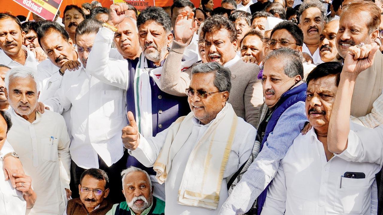 Karnataka CM, Congress leaders protest against Centre