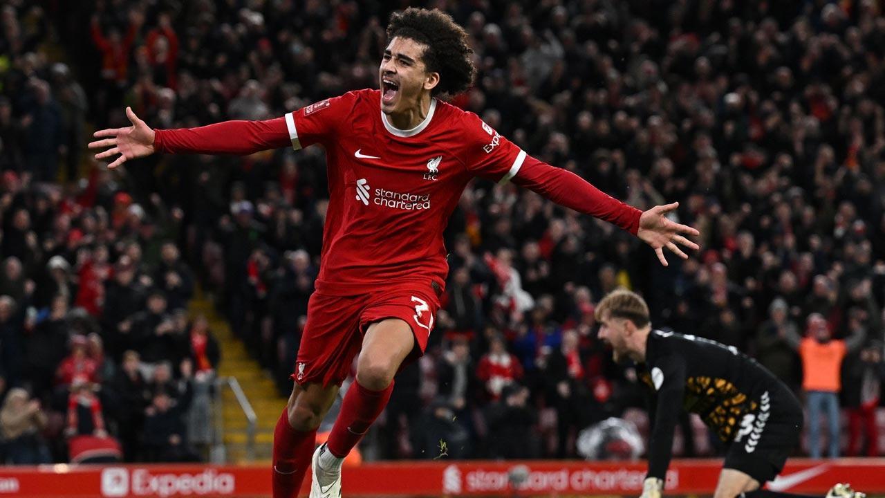Liverpool’s young stars shine, Chelsea score late