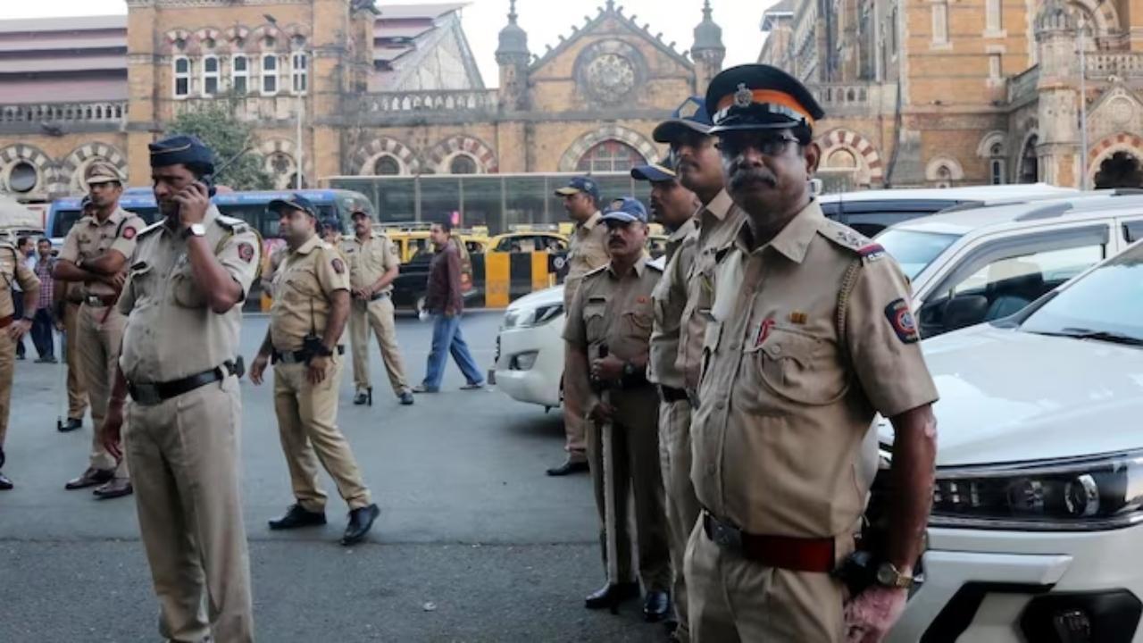 Mumbai Police recover over 200 ED case files from six suspects held for extortion last month