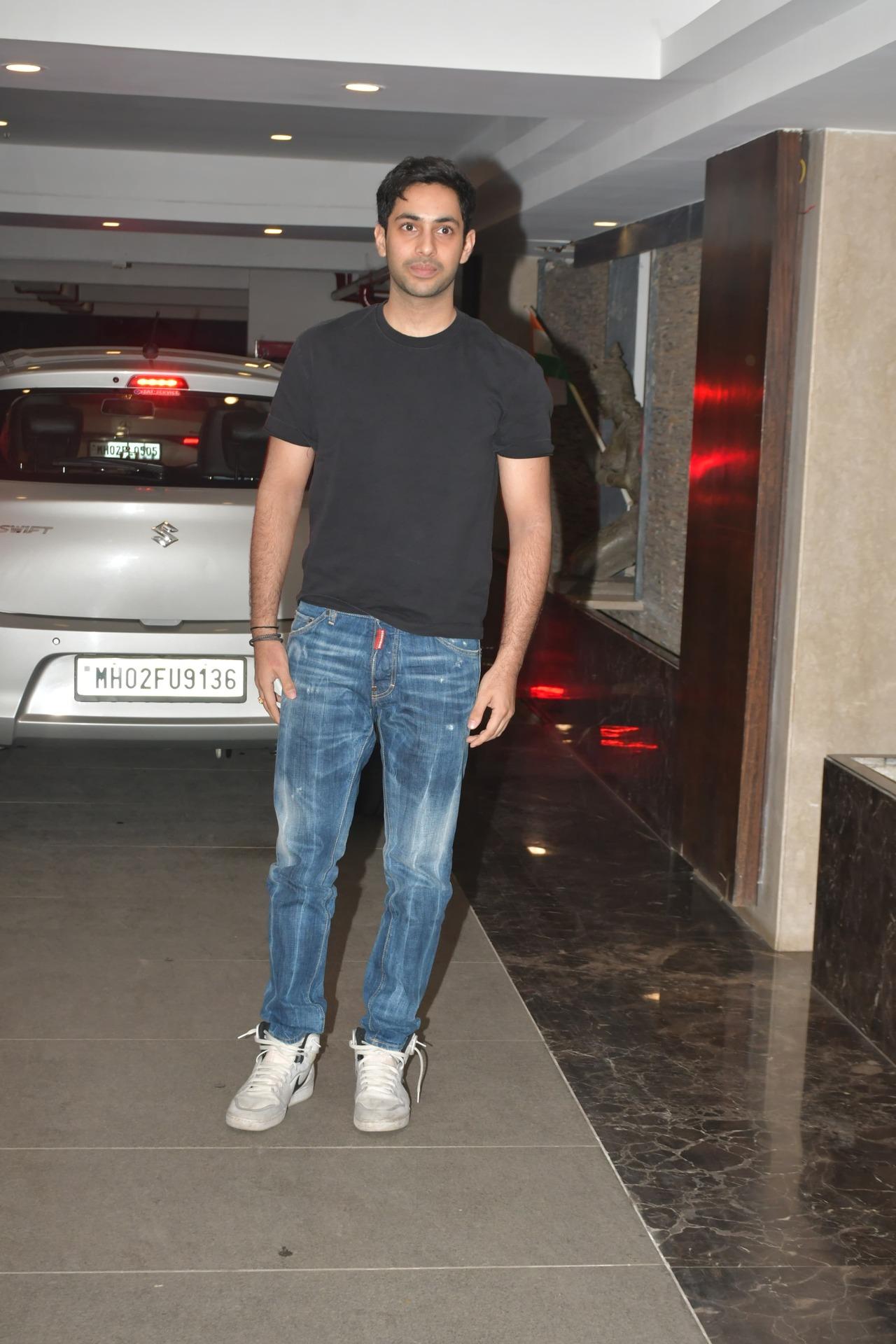 New actor in town-Agastya Nanda was also seen at the party dressed in casual wear