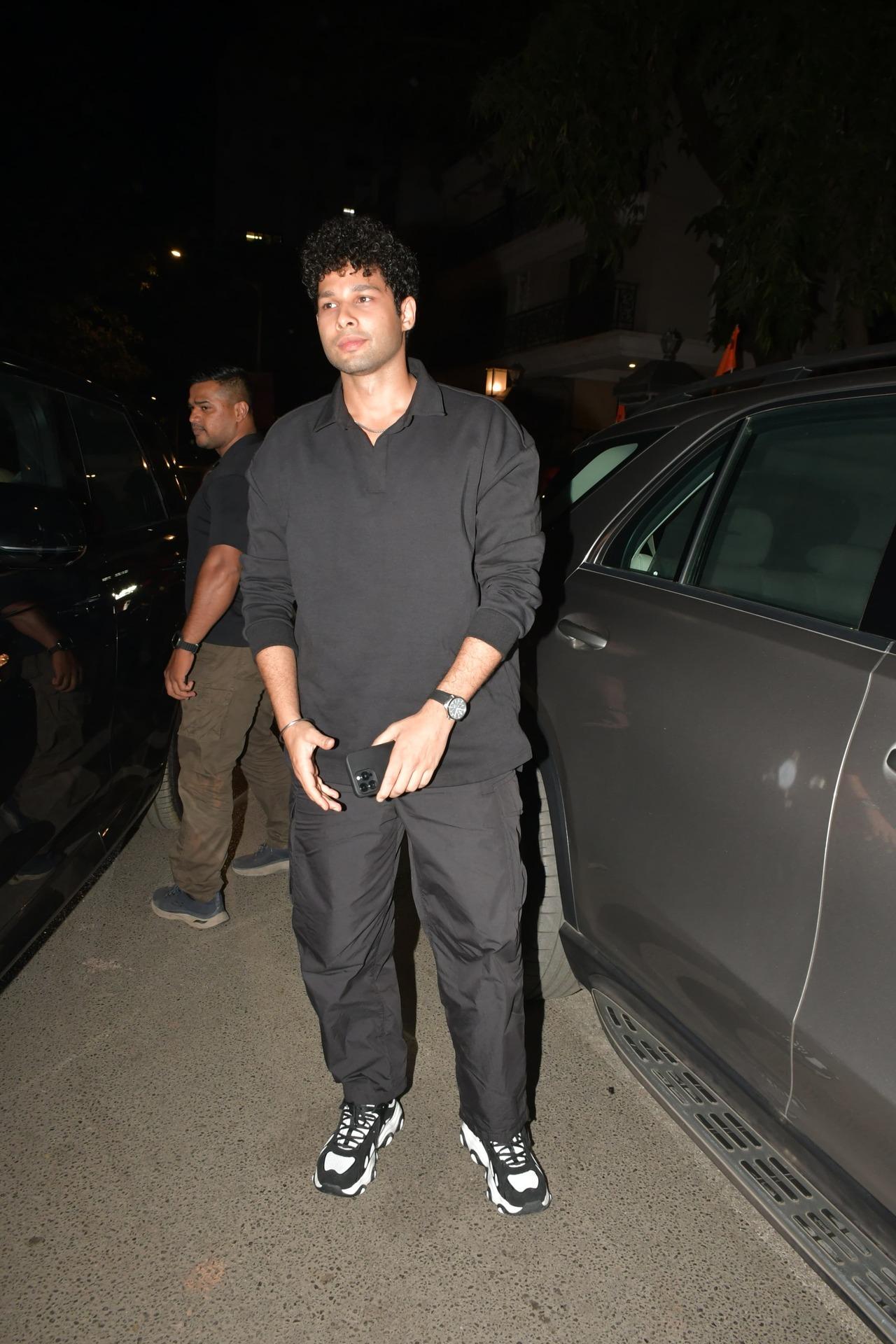Siddhant Chaturvedi was spotted in  a clean-shaven look as he arrived at the venue in an all-black outfit