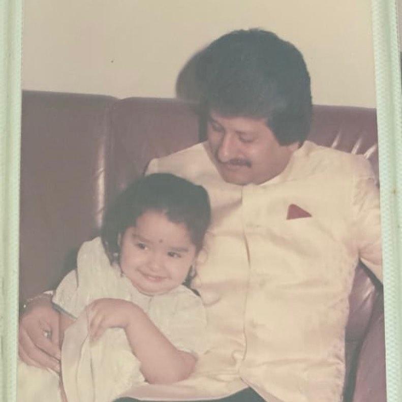 A daughter always has a special bond with her father, through this nostalgic pic Nayaab wished Pankaj Udhas on his birthday