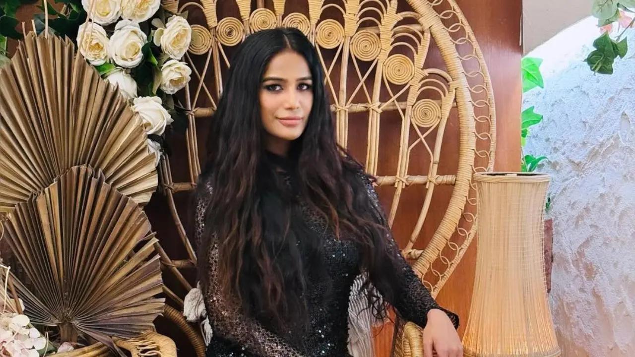 Poonam Pandey lands in legal trouble, faces Rs 100 crore defamation case after faking death for cervical cancer awareness
