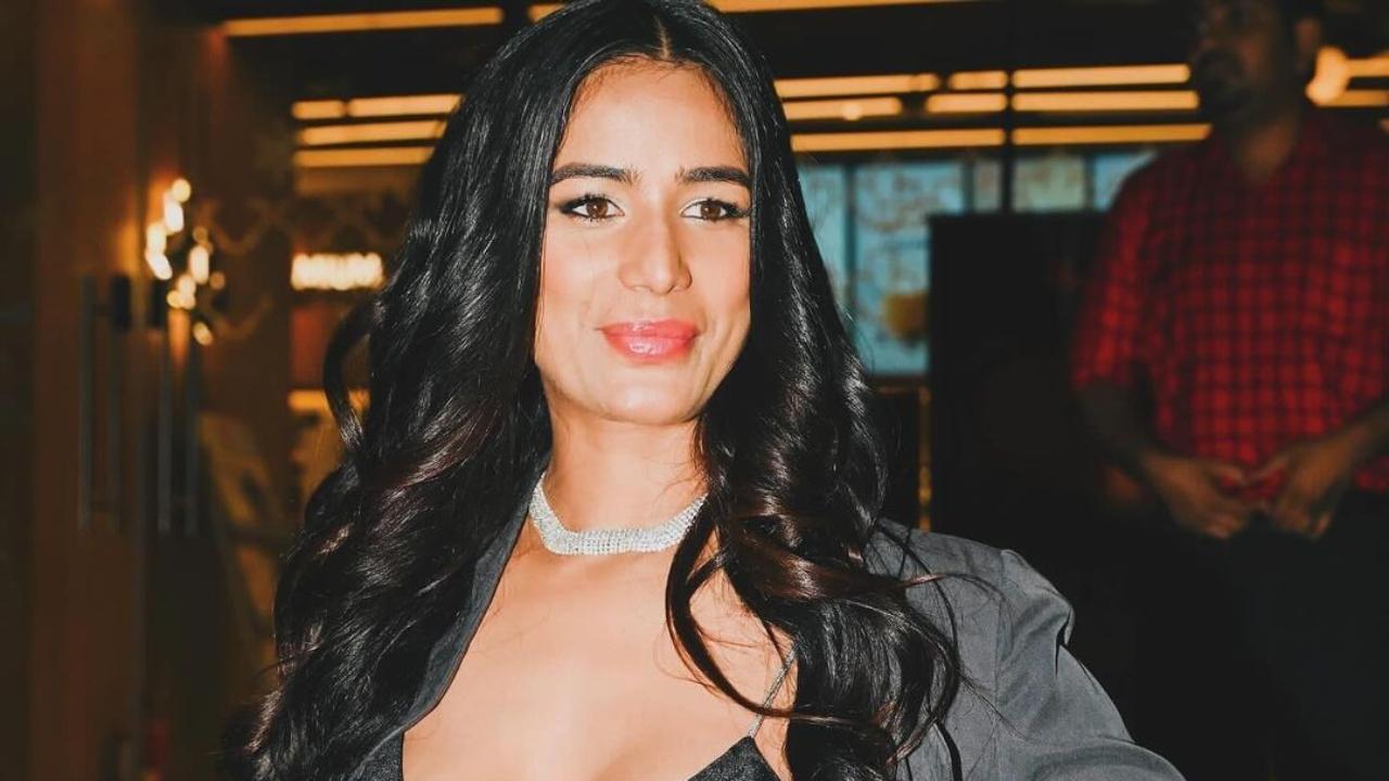 Post on Poonam Pandey's Instagram claiming she has been 'lost to cervical cancer' confuses fans: Is it fake or real?