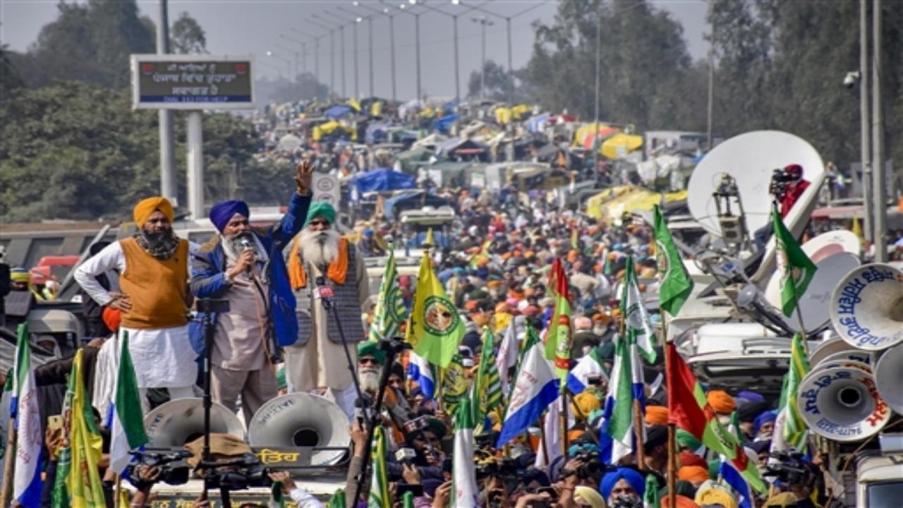 The Haryana security personnel lobbed a few tear gas shells on Wednesday morning after some farmers gathered near the barricades at the Shambhu border, the protesters claimed