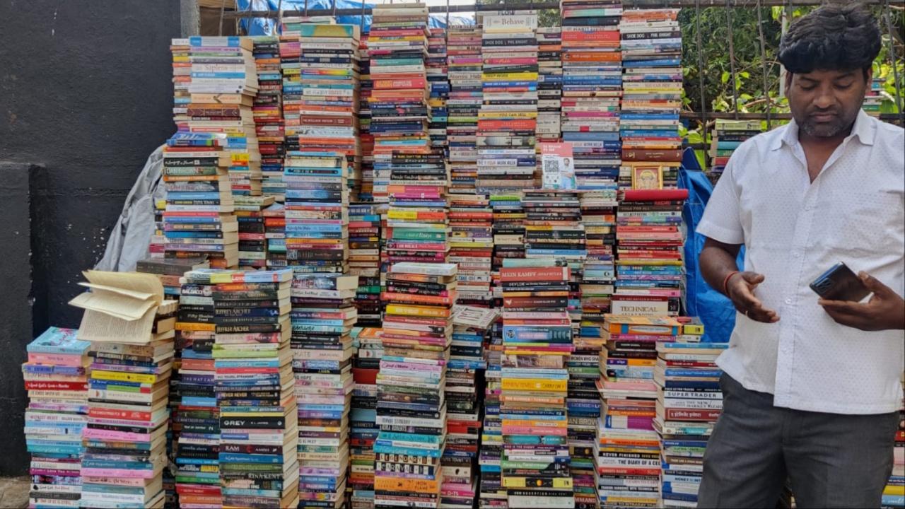 At Pramod Book Centre, one can pick their favourite read from a massive collection of 10,000 books. Unlike many book stalls in Mumbai that are struggling to attract customers, Pandey has over 50 customers visiting the stall and purchasing books daily. Pandey claims he makes a sale of a minimum of 100 books daily. 