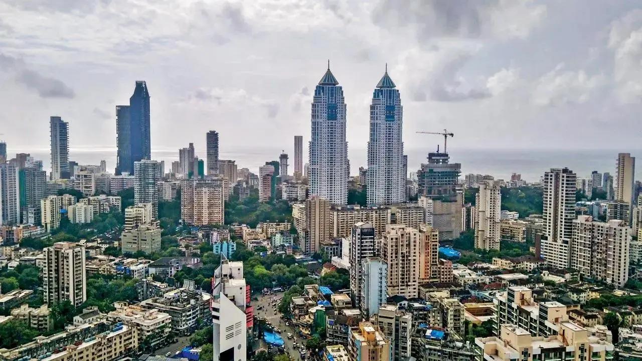 How do new interconnected roads impact Mumbai's real estate projects?