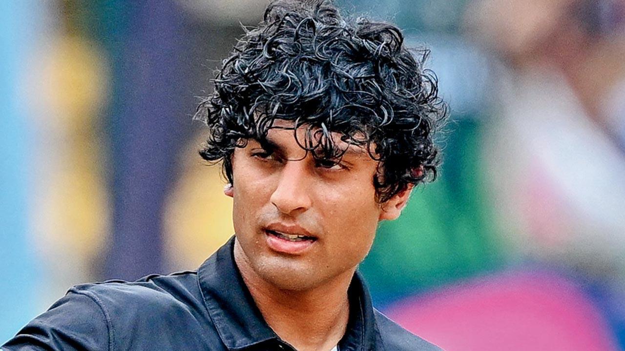 NZ’s Ravindra picks three to restrict SA to 220 for 6