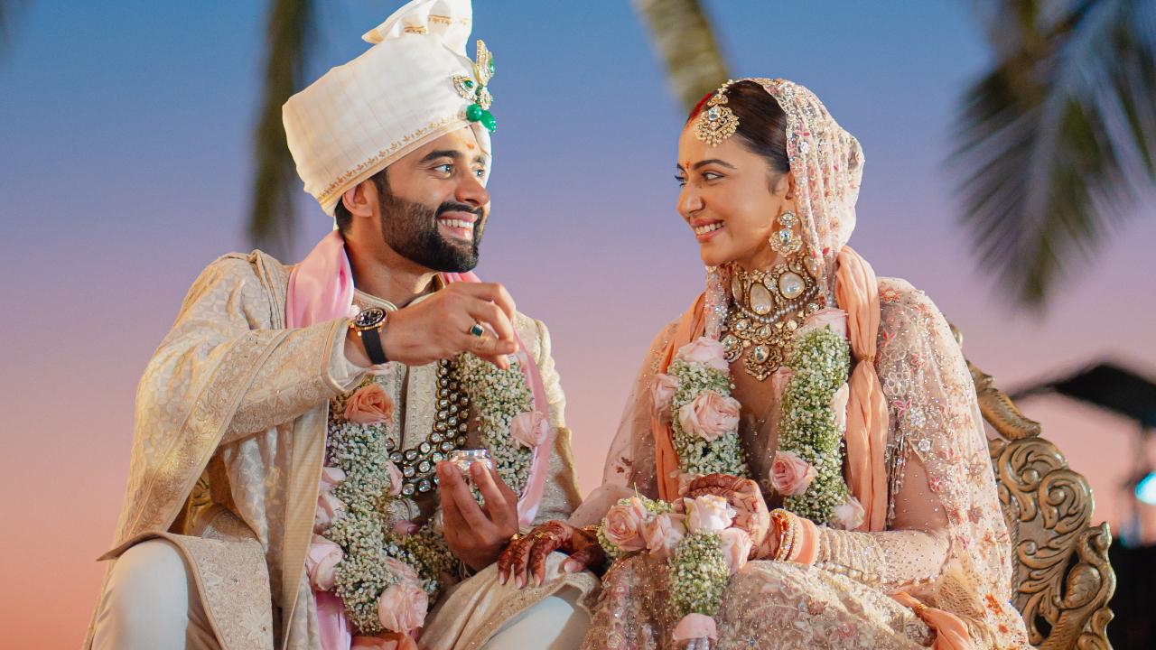 Jackky Bhagnani's transcendental groom look for the evening wedding celebration emerges as an ode to legacy and craftsmanship. Tarun Tahiliani, finds his creative pulse in the rich tapestry of Kashmir’s beauty, culture, artistry and the region’s iconic 'Chinar leaf' - a poetic muse from the designer’s early years, becomes a central theme in Jackky's wedding attire