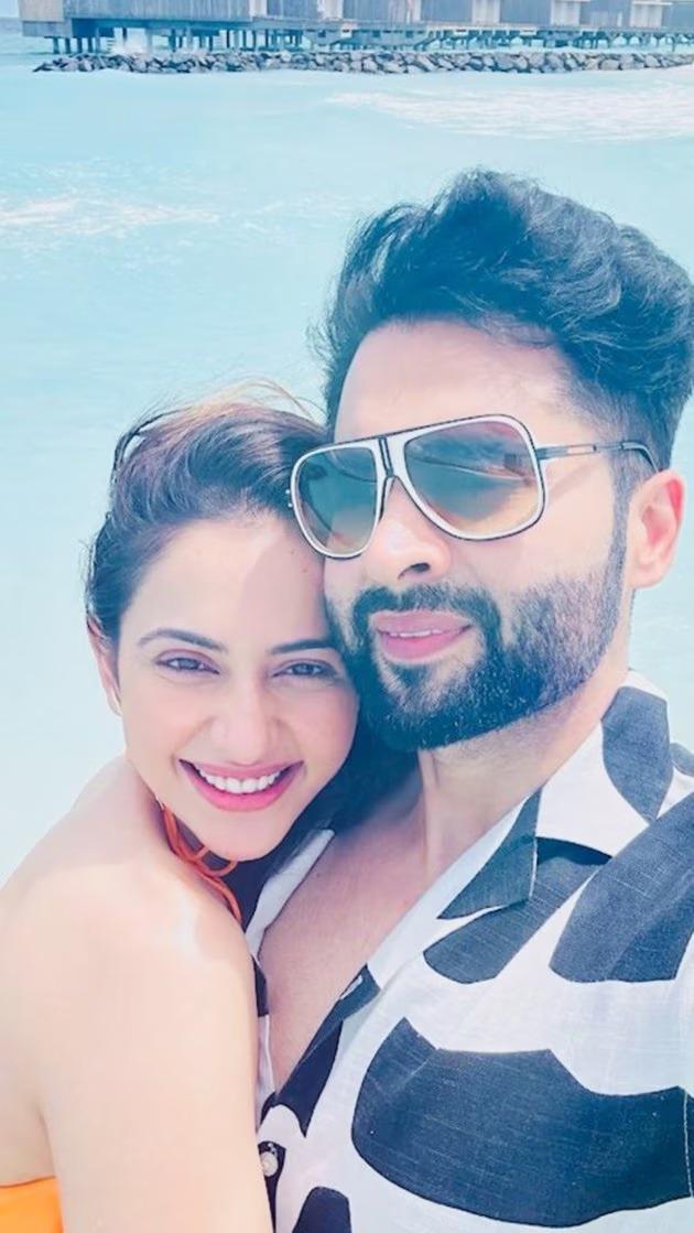 According to ABP News, Jackky Bhagnani publicly confirmed their relationship on Instagram during Rakul's 31st birthday on October 10, 2021.