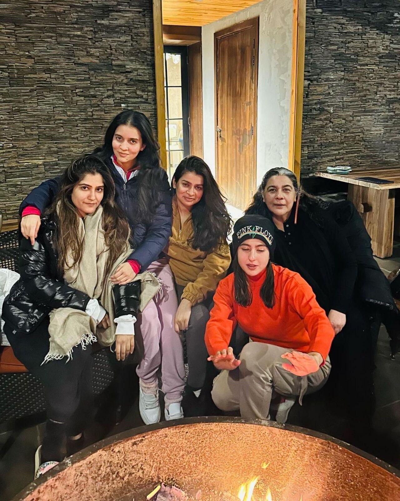 Being the cool mother, Amrita Singh blends in with Sara and her friends during a trip up North