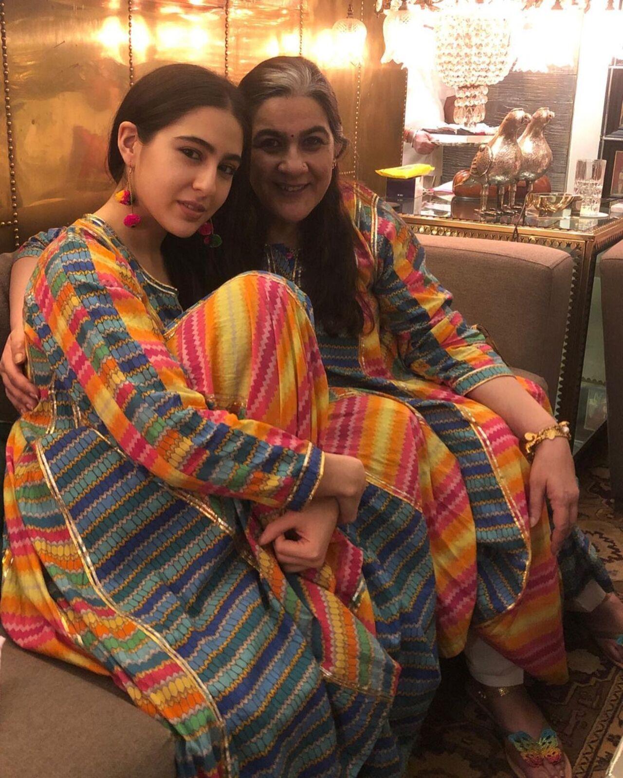 Twinning and winning, Sara Ali Khan posted this picture with her mother from their day outing 