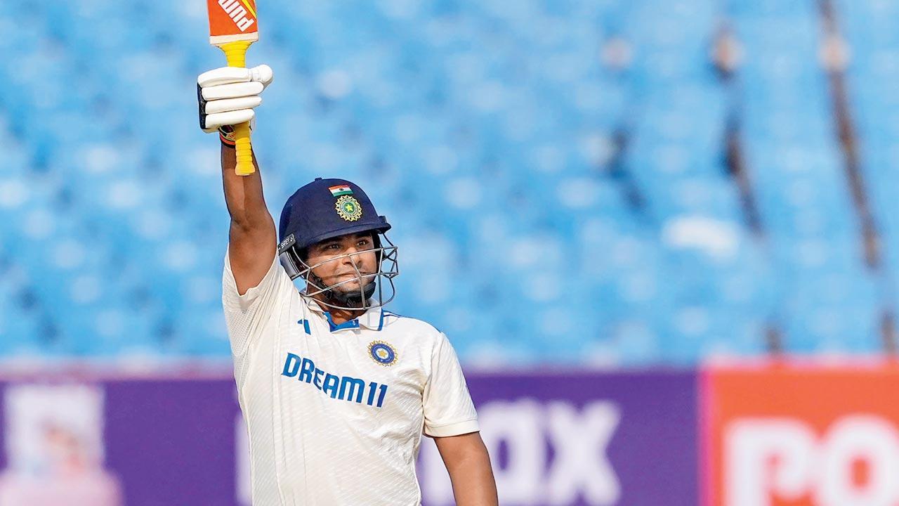 Sarfaraz Khan fulfils father's dream of donning the Indian jersey in Tests