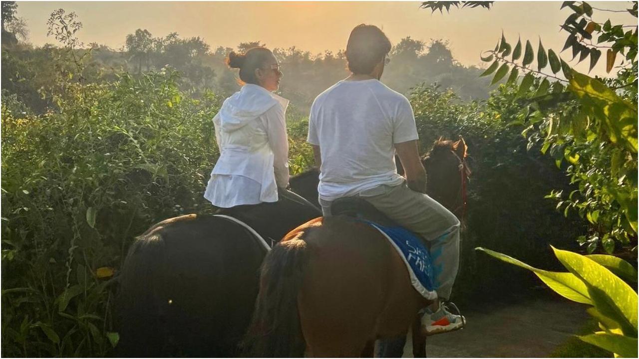 Sidharth-Kiara go horse riding at sunset in wedding anniversary photo