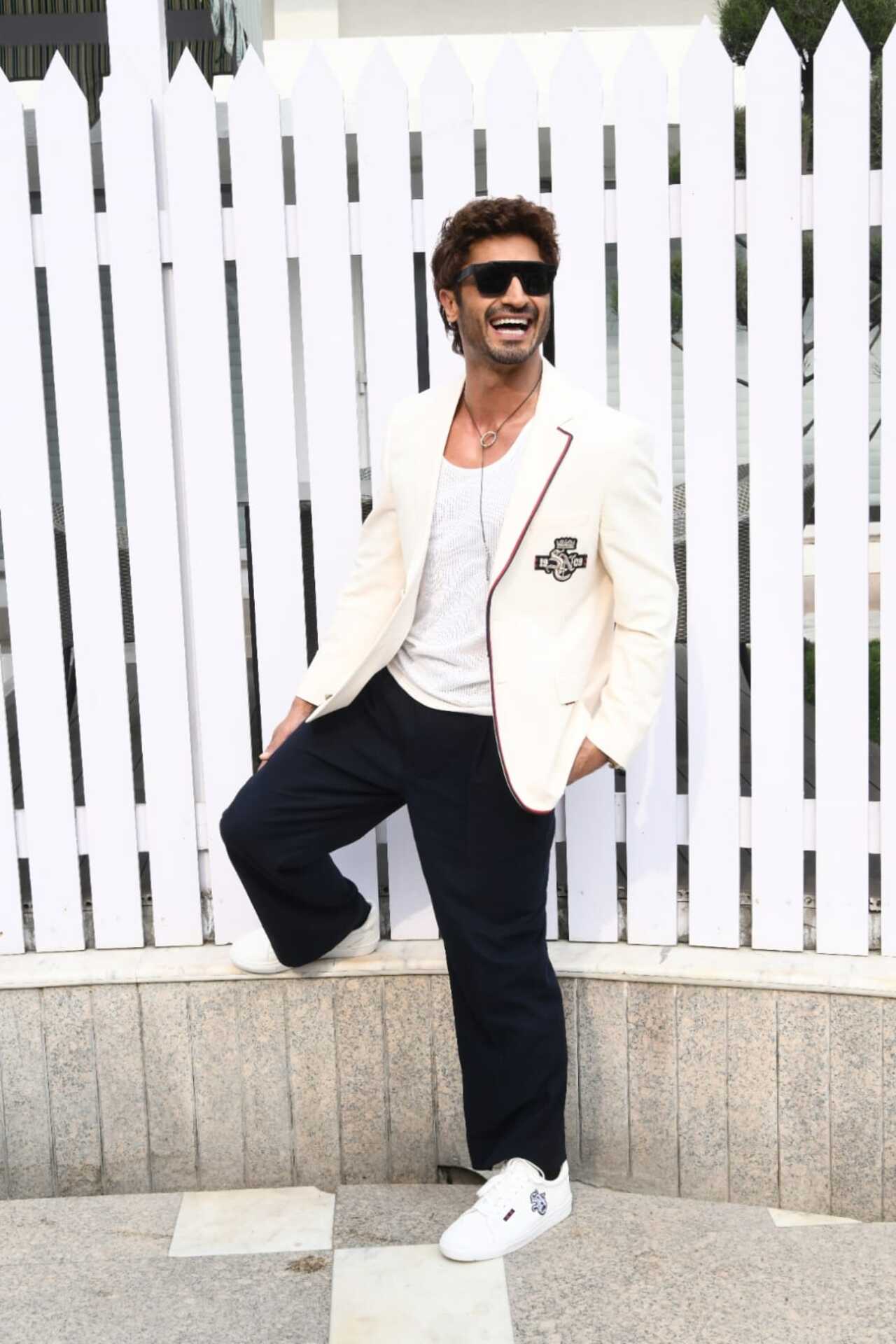 Vidyut Jammwal was seen getting chatty with the paparazzi as he posed for them during the promotions of his upcoming actioner